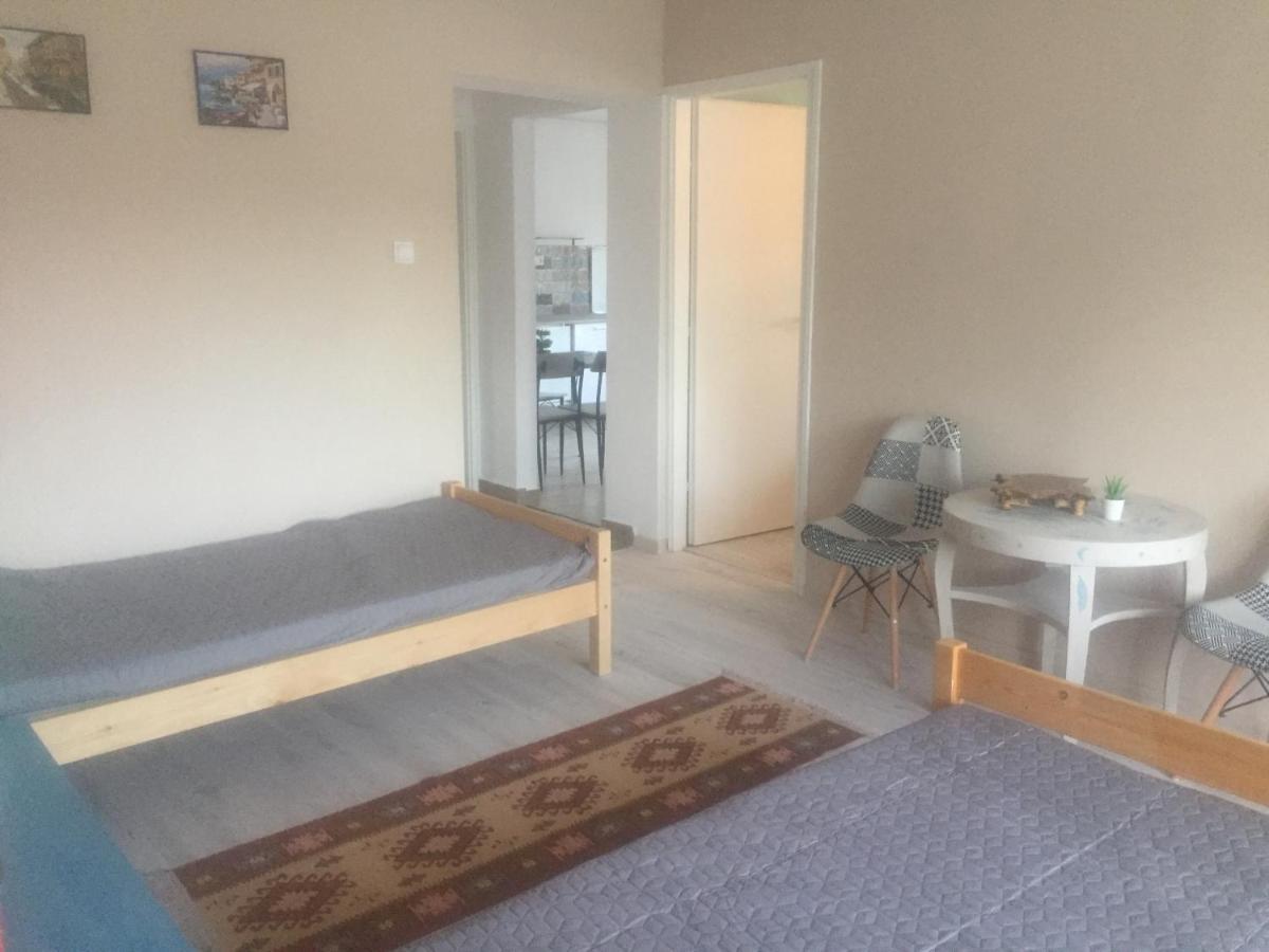 Lelle-Kert Apartman 02 バラトンレッレ エクステリア 写真